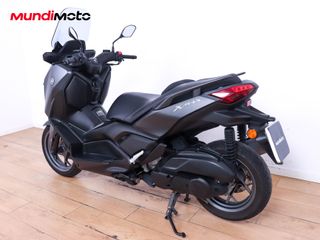 YAMAHA X-MAX 125