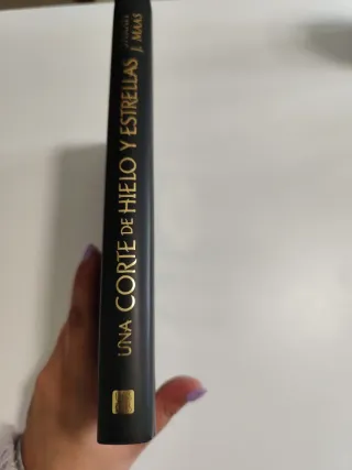 Una corte de hielo y estrellas. Edición especia...