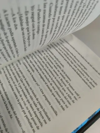 Una corte de hielo y estrellas. Edición especia...