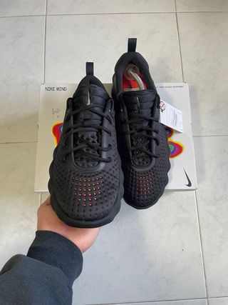 Nike Mind 002 EU 44 Negro/Naranja
