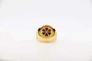 ANILLO SELLO CORONA CON FONDO NEGRO ONIX CON GRECA