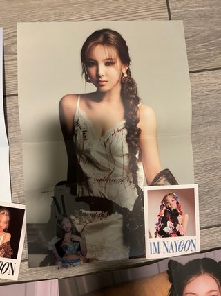 IM NAYEON The 1st Mini Album Nayeon