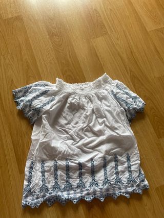 Blusa blanca bordada talla S