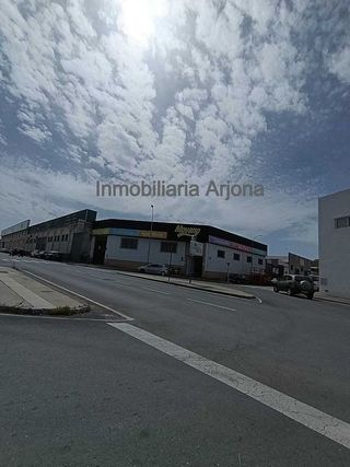 Nave industrial en venta en Lucena
