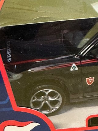 Burago Alfa Romeo Stelvio Carabinieri 1:24