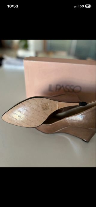 IL PASSO  Zapatos de piel con cuña  Café con leche