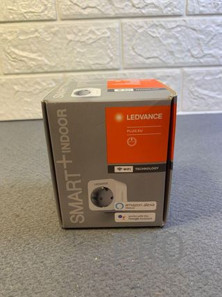 Presa commutabile per WiFi Smart + LEDVANCE, con misurazione potenza, compatibile con Google e Alexa Voice Control, controllo tramite telecomando possibile, confezione da 1