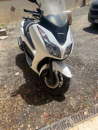 Honda Forza 300 Blanca - ITV y Ruedas Nuevas