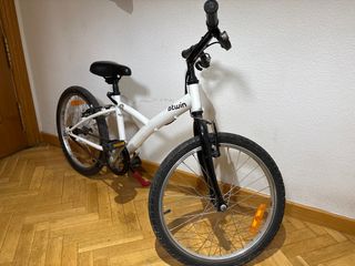 Bicicleta BTWIN blanca poco uso