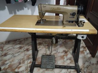 Máquina de coser JUKI MO-2400