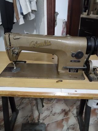 Máquina de coser JUKI MO-2400