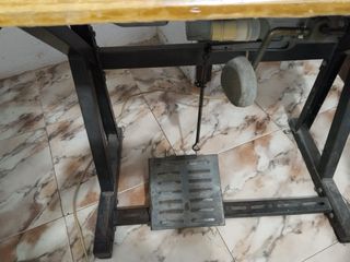 Máquina de coser JUKI MO-2400