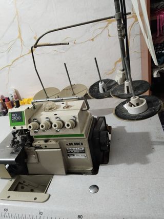 Máquina de coser JUKI MO-2400