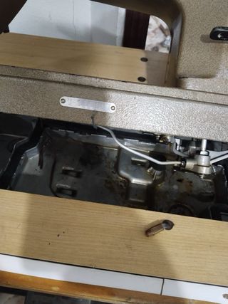 Máquina de coser JUKI MO-2400