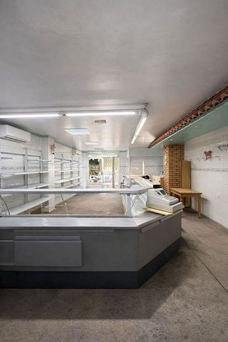 Local comercial en venta en La Chanca - Pescadería en Almería