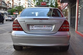 Mercedes-Benz Clase C 2005