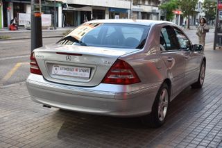 Mercedes-Benz Clase C 2005