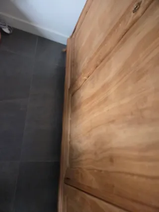 Armario ropero de madera maciza