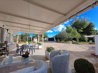 Chalet en venta en Urbanizaciones en Llíria
