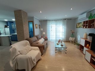 Chalet en venta en Urbanizaciones en Llíria