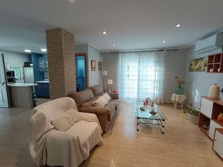 Chalet en venta en Urbanizaciones en Llíria