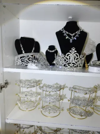 Alquiler Coronas y Tiaras Brillantes