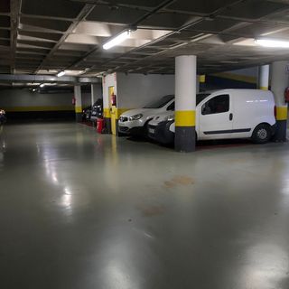 Garaje en venta en Sant Josep en Hospitalet de Llobregat, L´