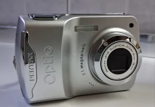 Pentax Optio E30, 7.1Mp Zoom 4x 6-18mm sd 2gb