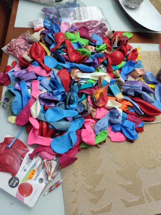 Lote cintas, globos, maderas , cajas para tazas