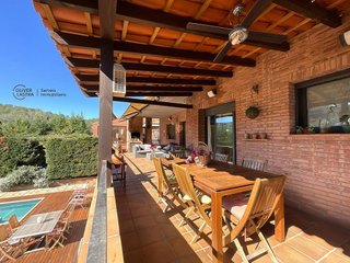 Chalet en venta en Corbera de Llobregat