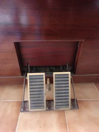 Pianola antigua de madera Smith & barnes restaurad