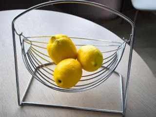 Frutero de metal cromado