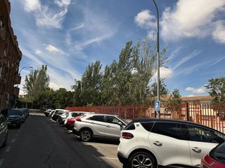 Local comercial en venta en Villayuventus-Renfe en Parla