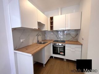 Local comercial en venta en Peñagrande en Madrid