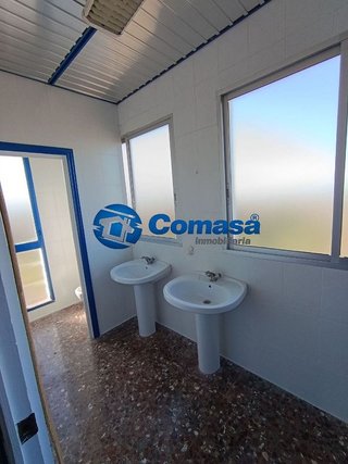 Local comercial en venta en Martos
