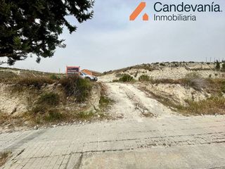 Terreno en venta en Zuera