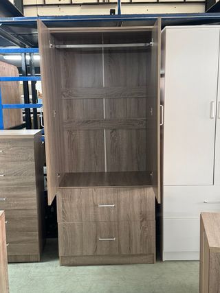 Conjunto Dormitorio: Armario, Cómoda y Mesitas