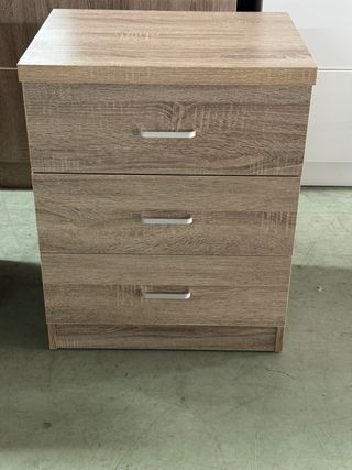 Conjunto Dormitorio: Armario, Cómoda y Mesitas