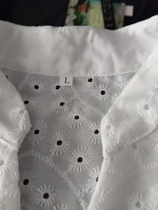 Blusa blanca bordada