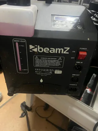 Máquina de humo BeamZ SB1500LED