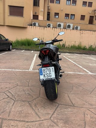 Yamaha MT-07 2019 Negra/Amarilla 14.000 km