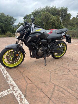 Yamaha MT-07 2019 Negra/Amarilla 14.000 km