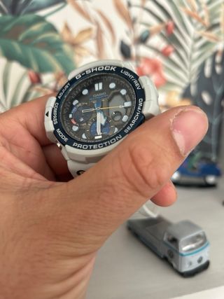 Casio G-Shock Gulfmaster Blanco y Azul