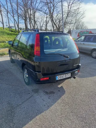 Mitsubishi Space Runner 2002