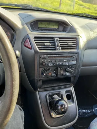 Mitsubishi Space Runner 2002