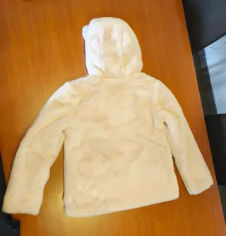 Chaqueta de pelo con capucha y orejas niña. Sfera