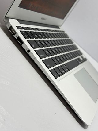 MacBook Air 2011 (A1370) i5 / 4GB / 128GB