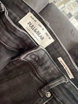 Vaqueros Pull&Bear negros