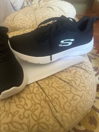 Scarpe Skechers nere, pulite pronte da  calzare