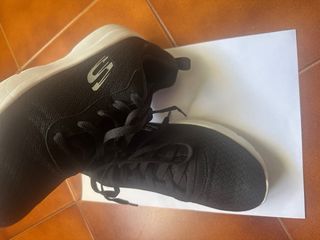 Scarpe Skechers nere, pulite pronte da  calzare